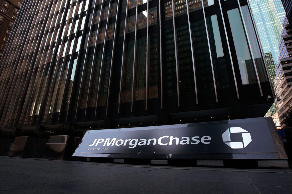 JPMorgan Chase Is Accused of Shutting Down Accounts