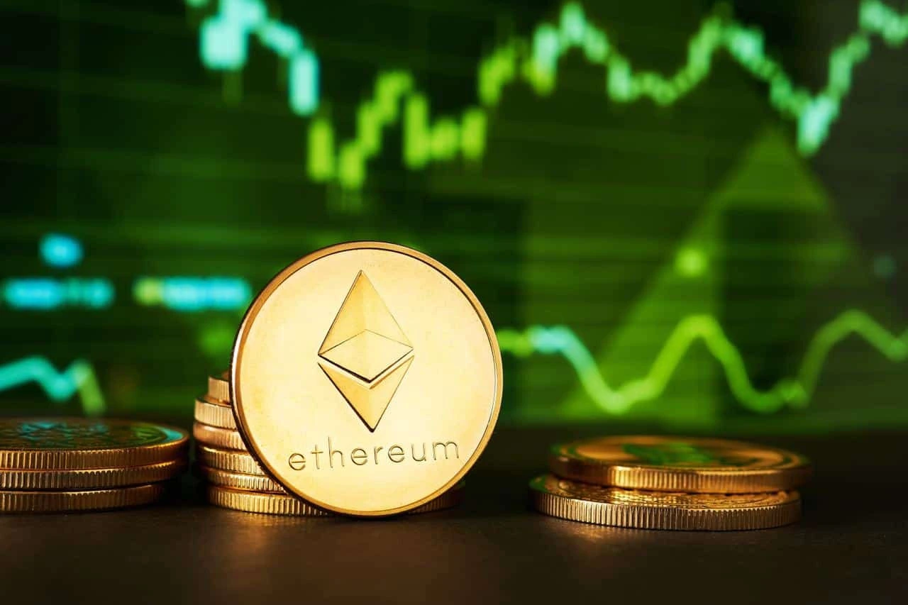 Important Trader Predicts Rallies For ETH And One AI Coin