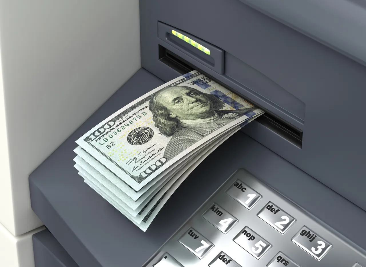 Enter The Mad Rush For Cash – Billion Dollar Bank ATM Glitch