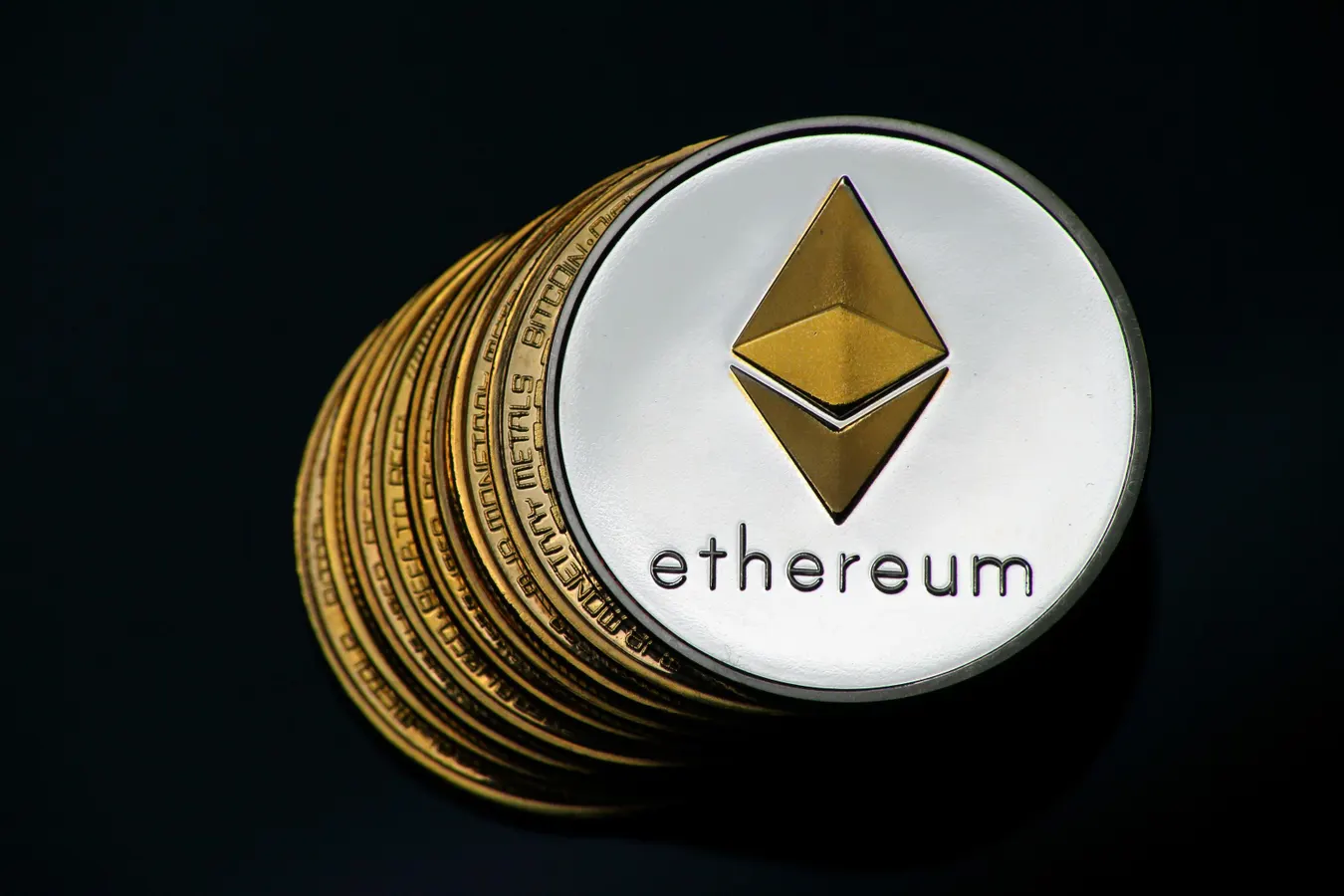 Vitalik Buterin Sent 600 Ethereum (ETH) Worth Over $1,000,000 to Coinbase