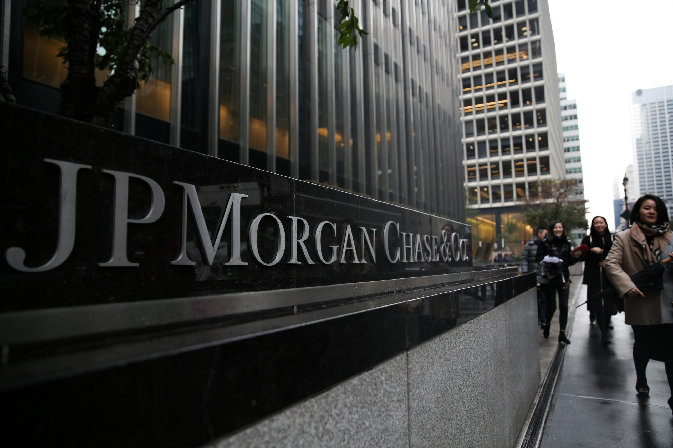 $262,000,000,000 in Deposits Flows From JPMorgan, Wells Fargo, BofA and Citi