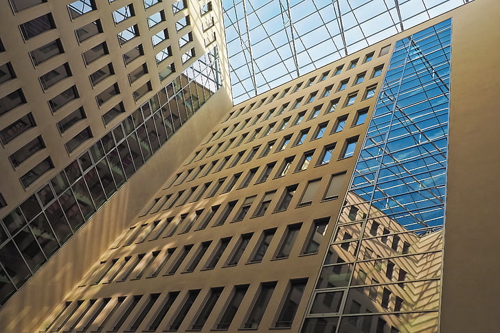 Most Americans Oppose US CBDC Allowing The Government to Track and Control Spending